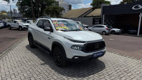 FIAT TORO 2.0 16V TURBO DIESEL ULTRA 4WD AT9 FIAT TORO 2.0 16V TURBO DIESEL ULTRA 4WD AT9
